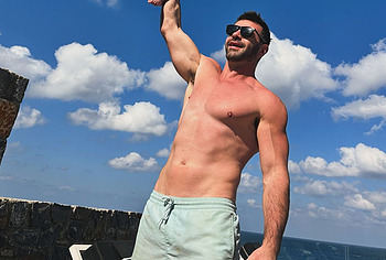 David Tag Cock Bulge Moment and Hot Underwear Pics