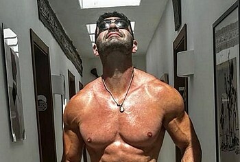 David Tag Cock Bulge Moment and Hot Underwear Pics