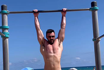 David Tag Cock Bulge Moment and Hot Underwear Pics
