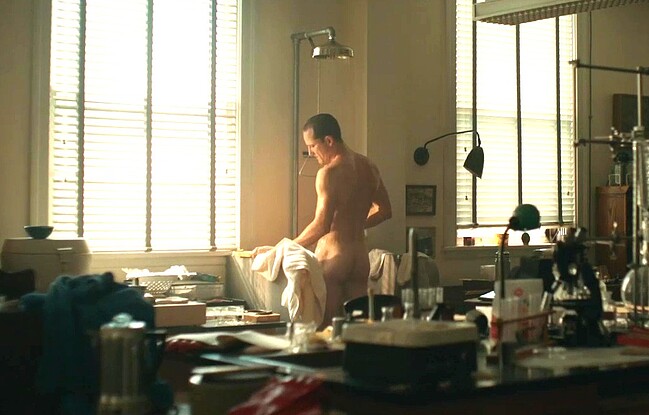 Lewis Pullman nude