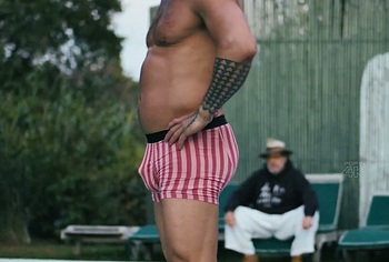 Jason Momoa dick bulge and underwear pics