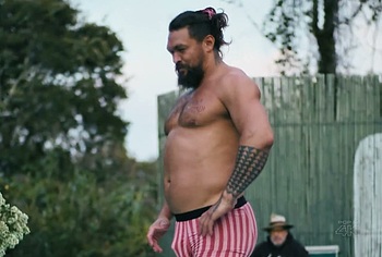 Jason Momoa dick bulge and underwear pics