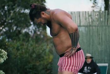 Jason Momoa dick bulge