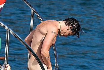 Yungblud nude and sexy pics