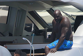 Shaquille ONeal Shows Off Nude Dick During Pee On A Yacht