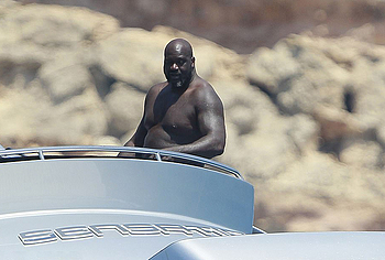 Shaquille ONeal Shows Off Nude Dick During Pee On A Yacht