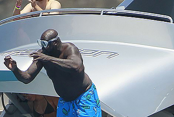 Shaquille ONeal Shows Off Nude Dick During Pee On A Yacht