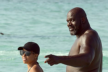 Shaquille ONeal Shows Off Nude Dick During Pee On A Yacht
