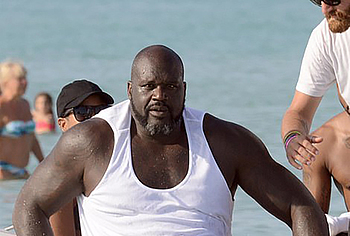 Shaquille ONeal Shows Off Nude Dick During Pee On A Yacht