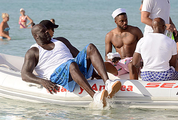 Shaquille ONeal Shows Off Nude Dick During Pee On A Yacht
