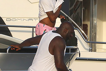 Shaquille ONeal Shows Off Nude Dick During Pee On A Yacht