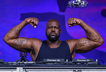 Shaquille ONeal Shows Off Nude Dick During Pee On A Yacht