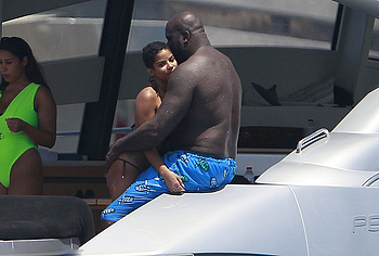 Shaquille ONeal Shows Off Nude Dick During Pee On A Yacht
