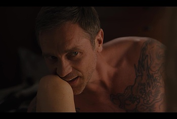 Devon Sawa Nude And Underwear Scenes in Hacks