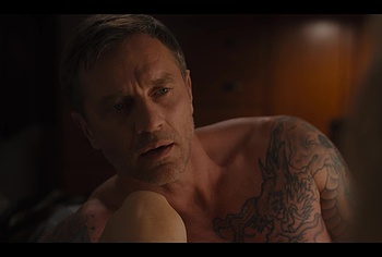 Devon Sawa Nude And Underwear Scenes in Hacks