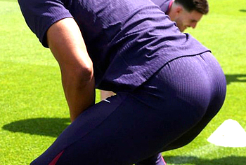 Joe Gomez ass