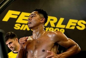 Jobe Bellingham shirtless