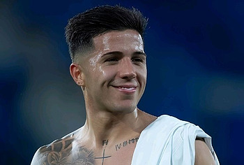 Enzo Fernandez Cock Bulge And Shaved Pubis Pics