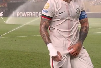 Enzo Fernandez Cock Bulge And Shaved Pubis Pics