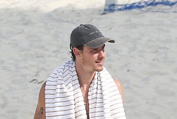 Shawn Mendes Caught Shirtless and Scratching Ones Ass On A Beach
