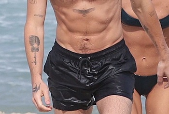 Shawn Mendes bulge