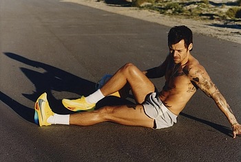Harry Styles Shirtless And Foot Close Up Photos