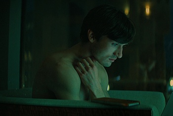 Isac Calmroth Nude Shower Scenes in Doktor Glas