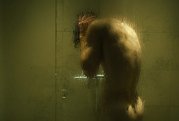 Isac Calmroth Nude Shower Scenes in Doktor Glas