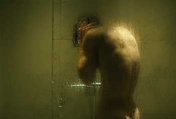 Isac Calmroth Nude Shower Scenes in Doktor Glas