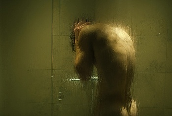 Isac Calmroth Nude Shower Scenes in Doktor Glas