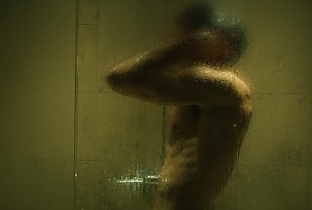 Isac Calmroth Nude Shower Scenes in Doktor Glas