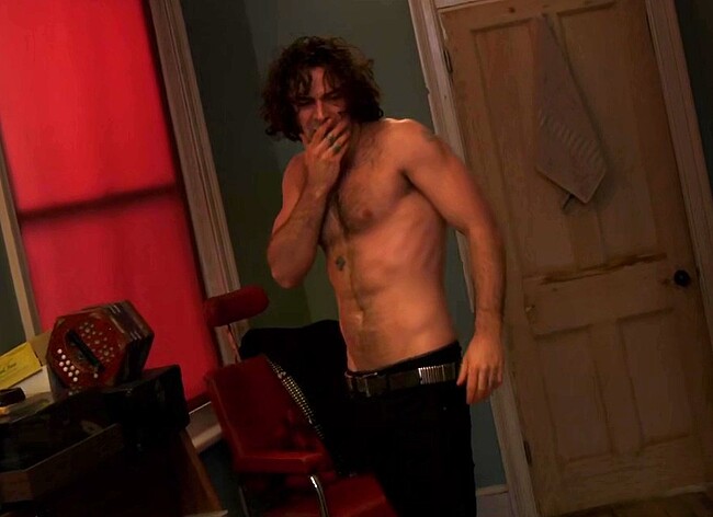 Aidan Turner shirtless