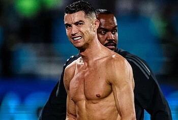 Cristiano Ronaldo shirtless