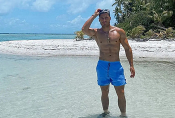 Chris Appleton shirtless and cock bulge photos