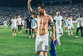 Lionel Messi Dick Bulge And Sexy Shirtless Photos