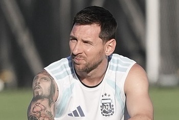 Lionel Messi Dick Bulge And Sexy Shirtless Photos