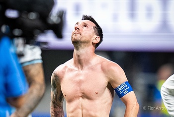 Lionel Messi Dick Bulge And Sexy Shirtless Photos
