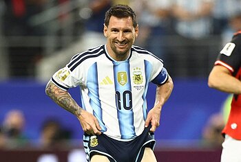 Lionel Messi Dick Bulge And Sexy Shirtless Photos
