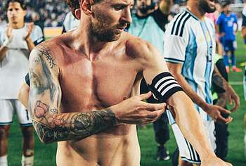 Lionel Messi Dick Bulge And Sexy Shirtless Photos