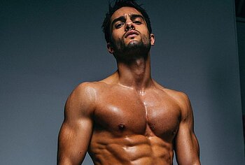 Aleksandar Rusic Nude And Sexy Underwear Pics