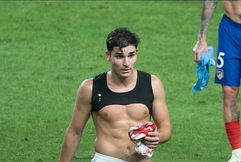 Julian Alvarez nude and dick bulge pics
