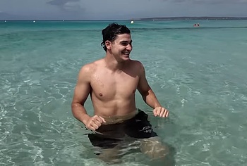 Julian Alvarez nude and dick bulge pics