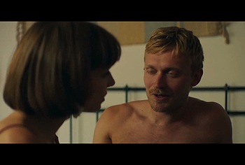Freddie Dennis and Jaime Zatarain Frontal Nude And Gay Sex in A una isla de ti