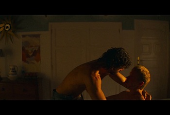 Freddie Dennis and Jaime Zatarain Frontal Nude And Gay Sex in A una isla de ti