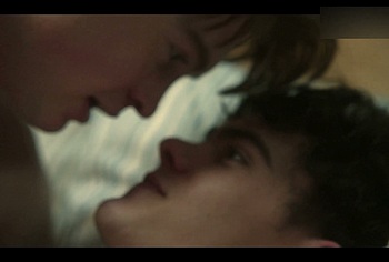Joe Locke and Kit Connor Shirtless and Hot Gay Scene in Heartstopper