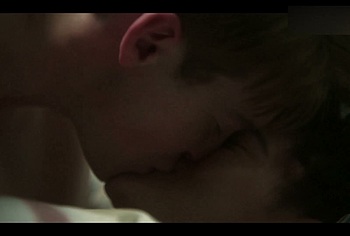 Joe Locke and Kit Connor Shirtless and Hot Gay Scene in Heartstopper
