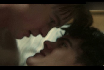 Joe Locke and Kit Connor Shirtless and Hot Gay Scene in Heartstopper