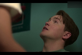 Joe Locke and Kit Connor Shirtless and Hot Gay Scene in Heartstopper
