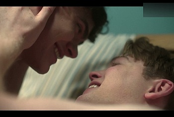 Joe Locke and Kit Connor Shirtless and Hot Gay Scene in Heartstopper