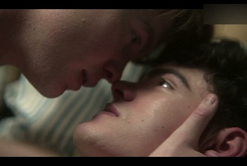 Joe Locke and Kit Connor Shirtless and Hot Gay Scene in Heartstopper
